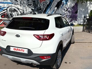 2018 Kia Stonic I, белый, 1650000 рублей, вид 3