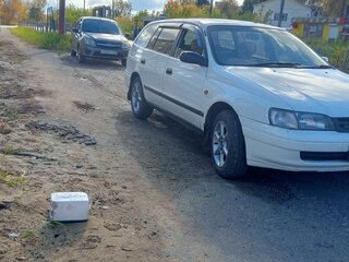 1999 Toyota Caldina I Рестайлинг, белый, 430000 рублей, вид 2