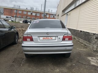 1998 BMW 5 серии 520i IV (E39), серебристый, 350000 рублей, вид 4