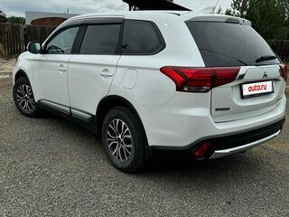 2018 Mitsubishi Outlander III Рестайлинг 2, белый, 1900000 рублей, вид 3