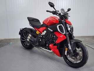 2023 Ducati Diavel V4, красный, 2179000 рублей, вид 2