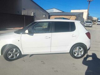 2012 Skoda Fabia II Рестайлинг, белый, 650000 рублей, вид 5