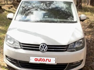 2011 Volkswagen Sharan II, белый, 2200000 рублей, вид 2