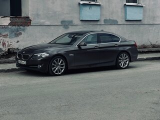 2011 BMW 5 серии 523i VI (F10/F11/F07), коричневый, 1950000 рублей, вид 3