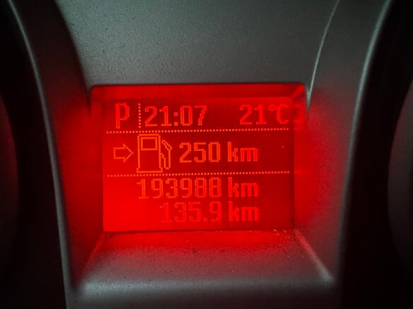 2011 Ford Focus II Рестайлинг, серебристый - вид 6