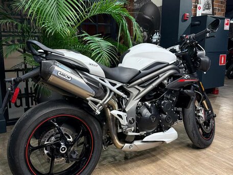 2019 Triumph Speed Triple, белый, 1250000 рублей, вид 3