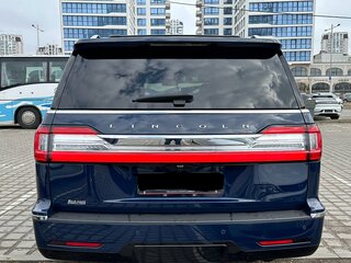 2019 Lincoln Navigator L IV, синий, 8000000 рублей, вид 5