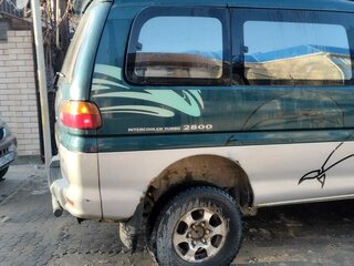 1994 Mitsubishi Delica IV, зелёный, 870000 рублей, вид 3