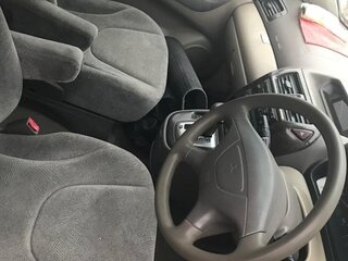 2000 Mitsubishi Chariot Grandis III, белый, 350000 рублей, вид 3