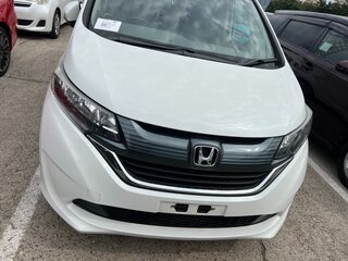 2017 Honda Freed II, белый, 1490000 рублей, вид 3