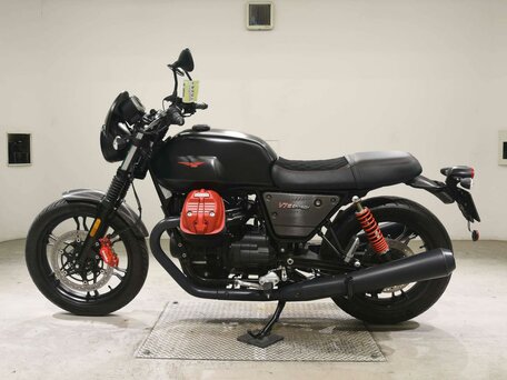 2018 Moto Guzzi V 7 III, чёрный, 645000 рублей, вид 1