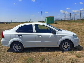 2011 Chevrolet Aveo I Рестайлинг, белый, 500000 рублей, вид 2