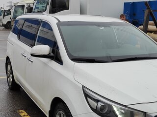 2017 Kia Carnival III, белый, 2550000 рублей, вид 3