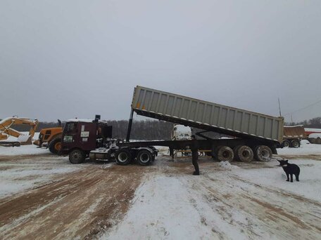 2008 International 9000 Series, красный, 3000000 рублей, вид 3
