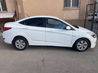 2016 Hyundai Solaris I Рестайлинг, белый, 1460000 рублей, вид 4