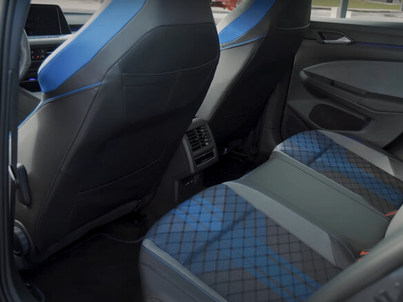 2022 Volkswagen Golf R VIII, чёрный, 4700000 рублей - вид 6