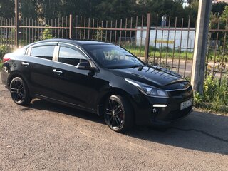 2018 Kia Rio IV, чёрный, 1550000 рублей, вид 2