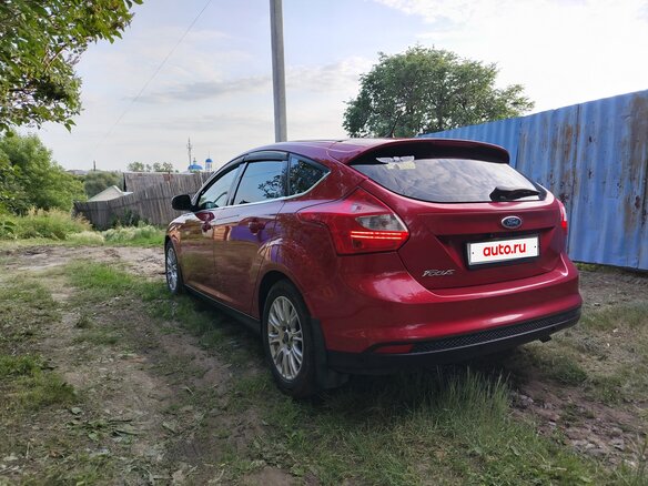 2013 Ford Focus III, красный, 1100000 рублей - вид 6