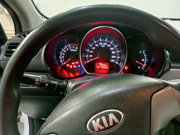 2017 Kia Rio III Рестайлинг, белый, 970000 рублей - вид 13