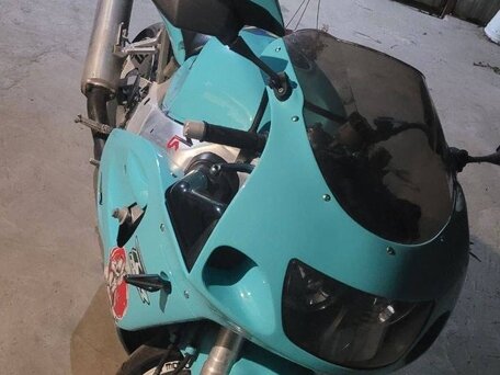 1997 Suzuki GSX-R 750, голубой, 520000 рублей, вид 1