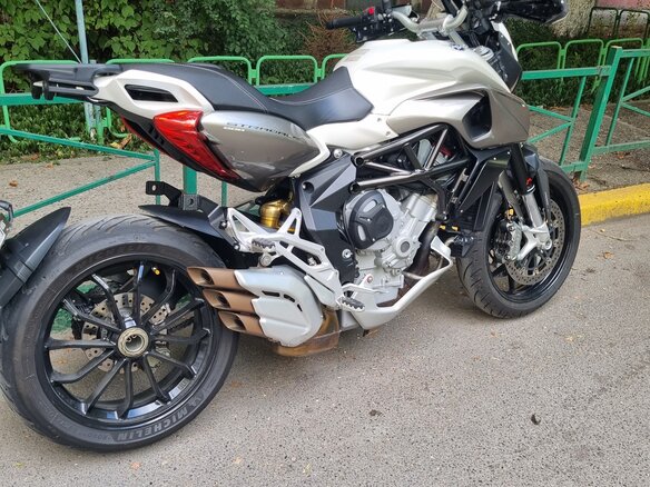 2016 MV Agusta Stradale 800, белый, 900000 рублей - вид 4