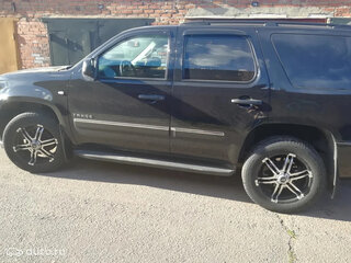2011 Chevrolet Tahoe 6AT III, чёрный, 2100000 рублей, вид 3