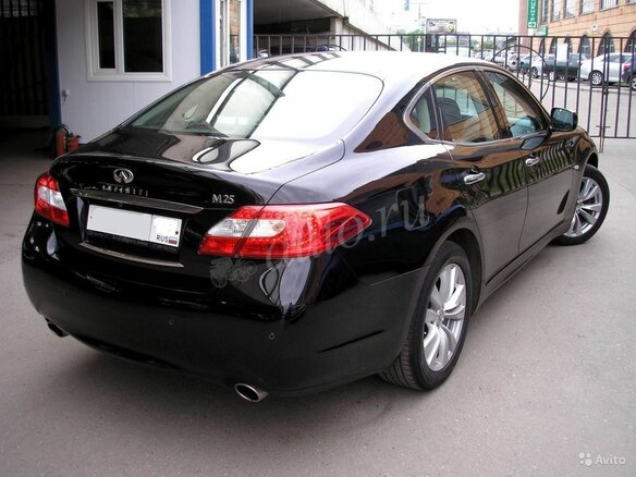 2012 Infiniti M M25 IV, чёрный - вид 2