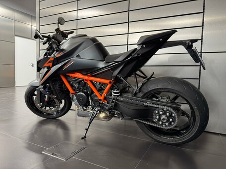 2024 KTM 1390 Super Duke R Evo, чёрный, 2500000 рублей, вид 5