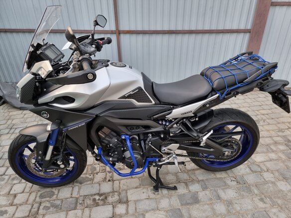 2017 Yamaha MT-09 Tracer (FJ-09), серебристый, 920000 рублей - вид 1