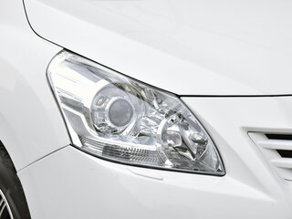 2010 Toyota Verso I, белый, 1075000 рублей, вид 5