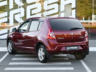 2013 Renault Sandero I, красный, 879000 рублей, вид 2