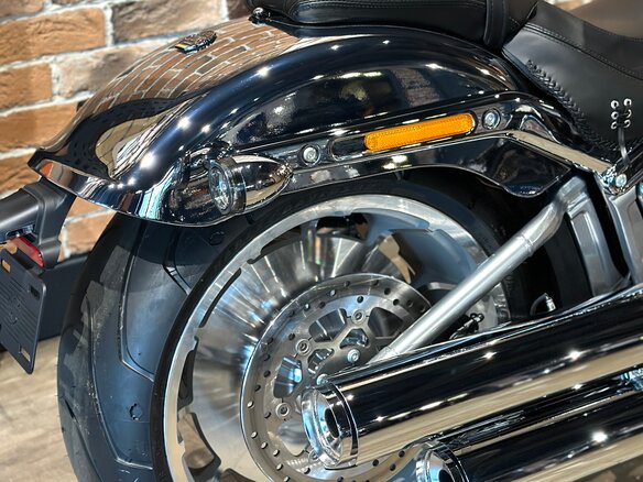 2025 Harley-Davidson Fat Boy, чёрный, 6000000 рублей - вид 17