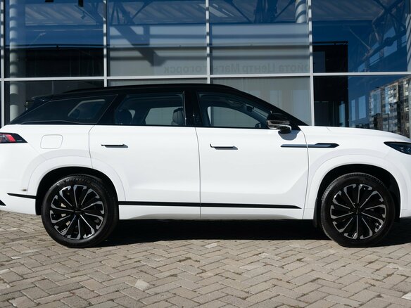 2026 Jaecoo J8, белый, 4599000 рублей - вид 2