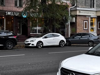 2014 Opel Astra GTC J Рестайлинг, белый, 1300000 рублей, вид 5