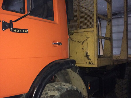 2011 КамАЗ 43118, красный, 2500000 рублей, вид 2