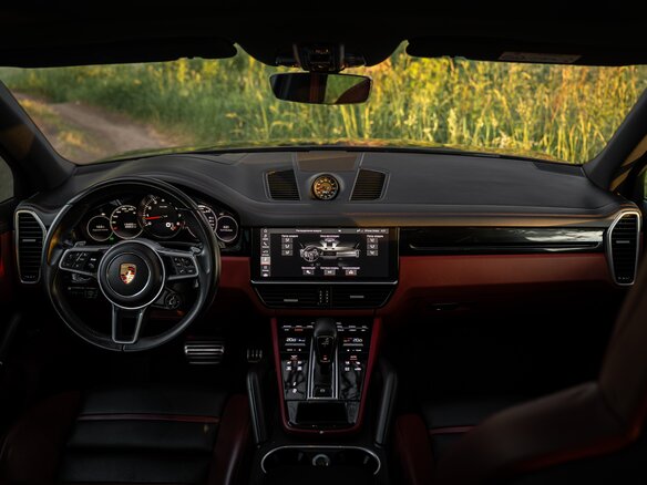 2021 Porsche Cayenne S III, чёрный, 7500000 рублей - вид 22