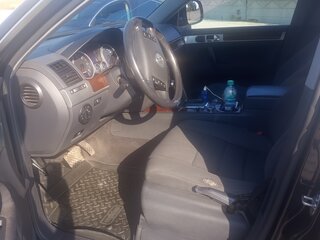 2009 Volkswagen Touareg I Рестайлинг, чёрный, 999999 рублей, вид 5