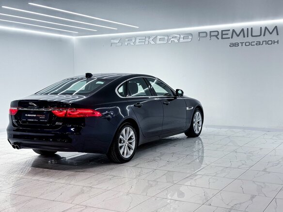 2020 Jaguar XF II, синий, 2560000 рублей - вид 30