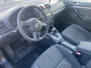 2010 Volkswagen Jetta V, чёрный, 700000 рублей, вид 3