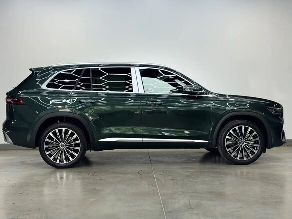 2026 Geely Monjaro I Рестайлинг 2 (China Market), зелёный, 4090000 рублей - вид 3