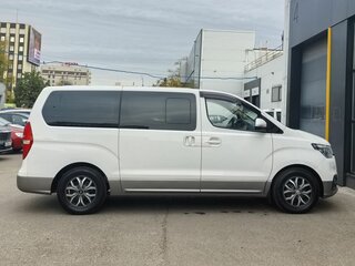 2018 Hyundai H-1 II Рестайлинг 2, белый, 2350000 рублей, вид 4