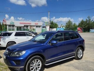 2016 Volkswagen Touareg II Рестайлинг, синий, 3900000 рублей, вид 4