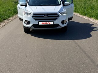 2017 Ford Kuga II Рестайлинг, белый, 1800000 рублей, вид 2