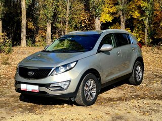 2015 Kia Sportage III Рестайлинг, серебристый, 1550000 рублей, вид 3