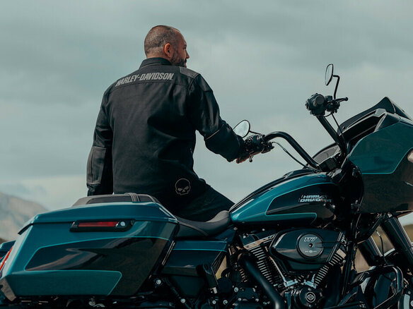 2026 Harley-Davidson Road Glide, голубой, 4890000 рублей - вид 4