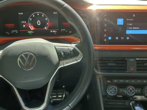 2021 Volkswagen Taos I, оранжевый, 2250000 рублей - вид 3