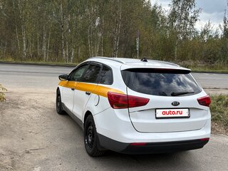 2017 Kia Ceed II Рестайлинг, белый, 990000 рублей, вид 5