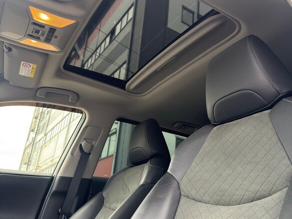 2022 Toyota RAV4 V (XA50), чёрный, 3250000 рублей - вид 8