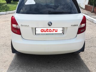 2013 Skoda Fabia II Рестайлинг, белый, 380000 рублей, вид 3