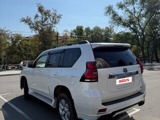 2017 Toyota Land Cruiser Prado 150 Series Рестайлинг 2, белый, 4000000 рублей, вид 5